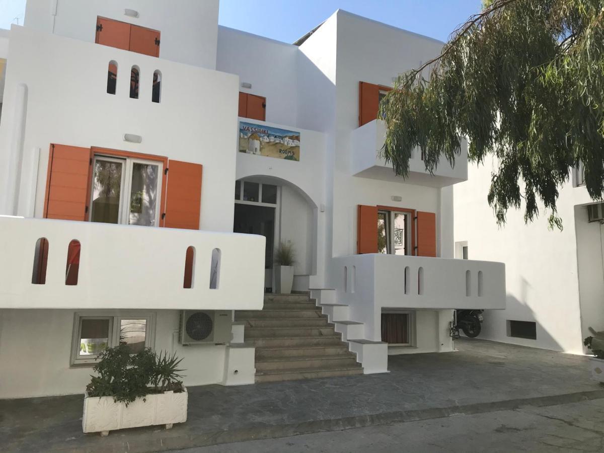 Vassiliki Rooms パロス島 エクステリア 写真