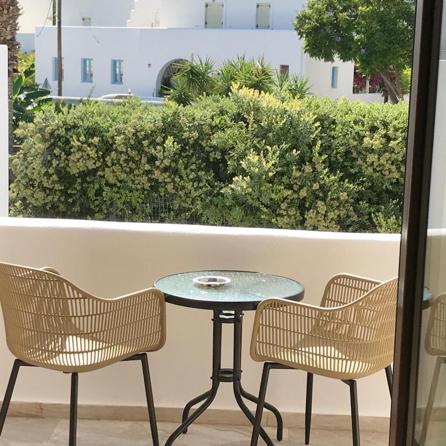 Vassiliki Rooms パロス島 エクステリア 写真