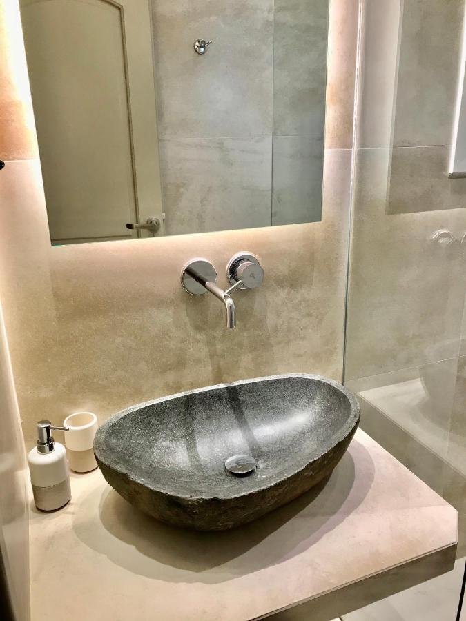 Vassiliki Rooms パロス島 エクステリア 写真