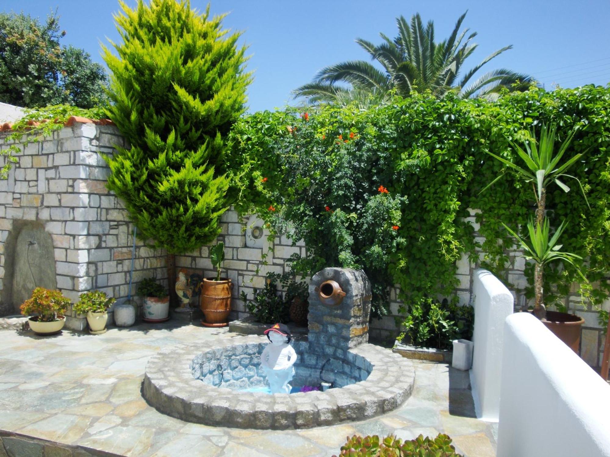 Vassiliki Rooms パロス島 エクステリア 写真