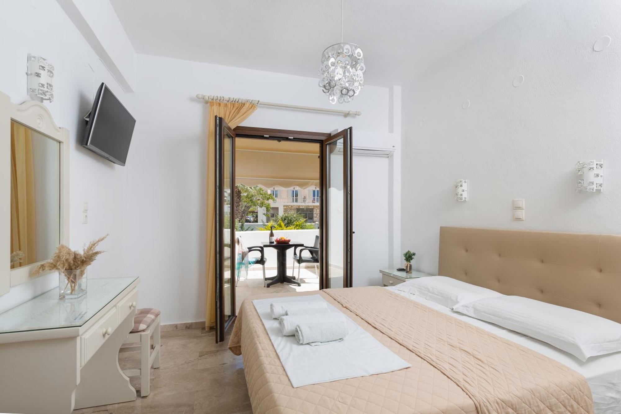 Vassiliki Rooms パロス島 エクステリア 写真