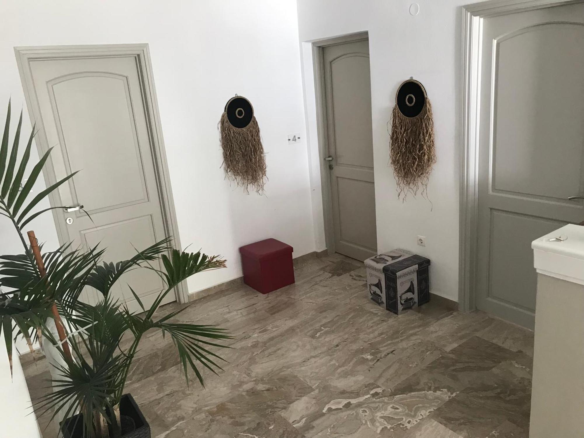 Vassiliki Rooms パロス島 エクステリア 写真