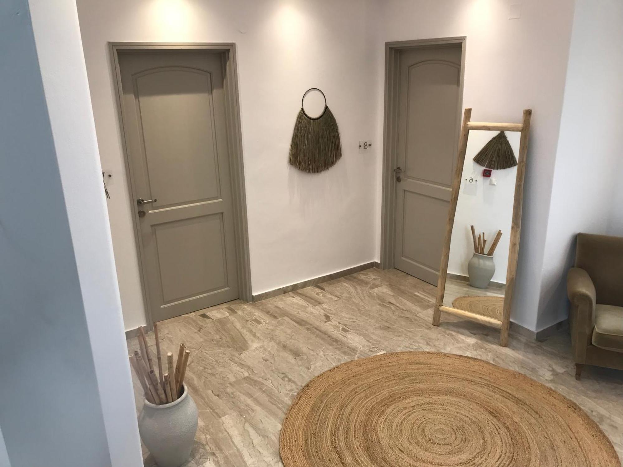 Vassiliki Rooms パロス島 エクステリア 写真