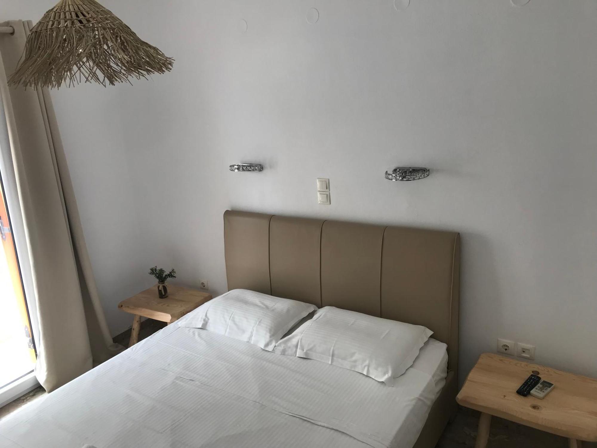 Vassiliki Rooms パロス島 エクステリア 写真